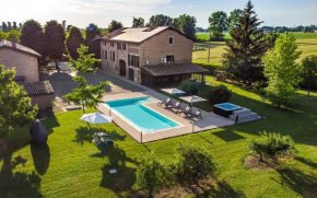 Casa delle Noci country house, pool & SPA